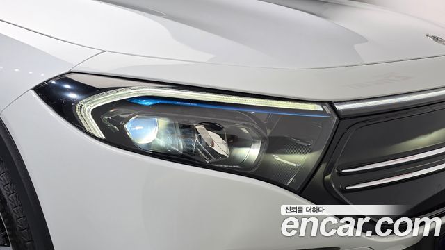 Mercedes-Benz EQB (X243) EQB300 4MATIC AMG Line 2022 — фото 28