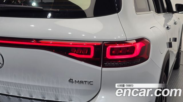 Mercedes-Benz EQB (X243) EQB300 4MATIC AMG Line 2022 — фото 29