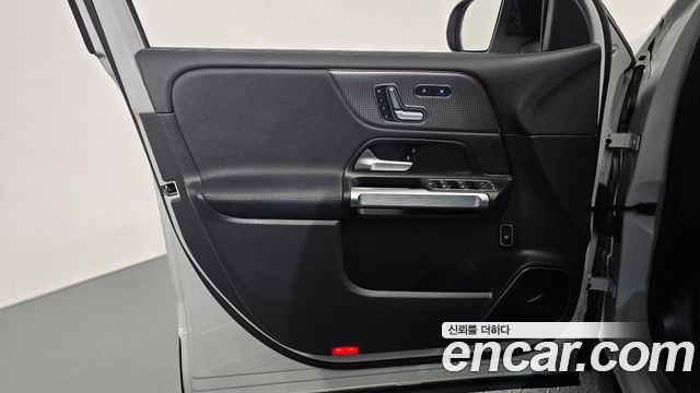 Mercedes-Benz EQB (X243) EQB300 4MATIC AMG Line 2022 — фото 30