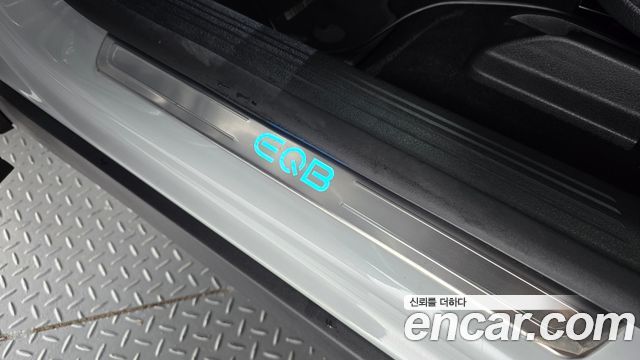 Mercedes-Benz EQB (X243) EQB300 4MATIC AMG Line 2022 — фото 35
