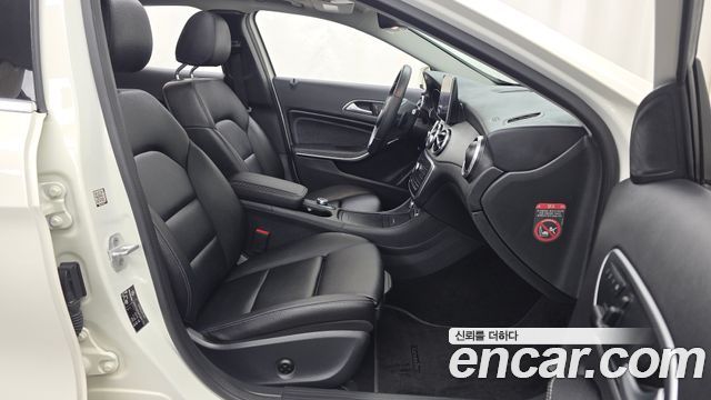 Mercedes-Benz GLA-Class (X156) GLA200 d 4MATIC 2016 — фото 11