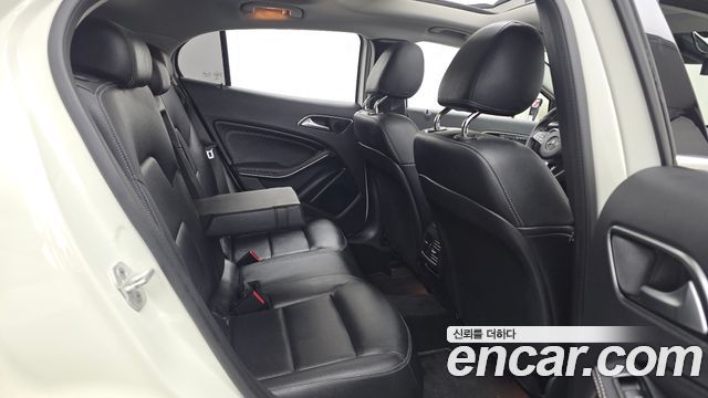 Mercedes-Benz GLA-Class (X156) GLA200 d 4MATIC 2016 — фото 12