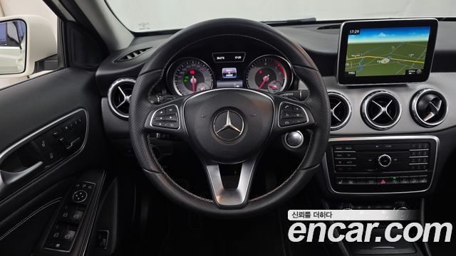 Mercedes-Benz GLA-Class (X156) GLA200 d 4MATIC 2016 — фото 13