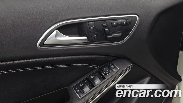 Mercedes-Benz GLA-Class (X156) GLA200 d 4MATIC 2016 — фото 17
