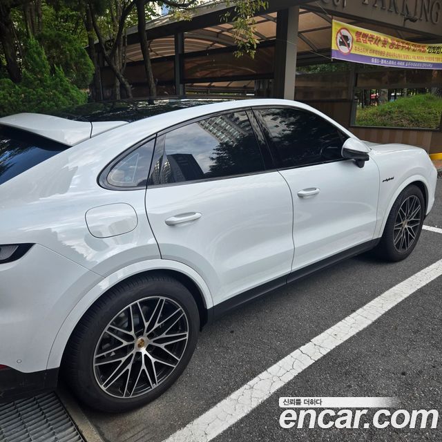 Porsche Cayenne (PO536) 3.0 E-Hybrid Coupe 2024 — фото 3