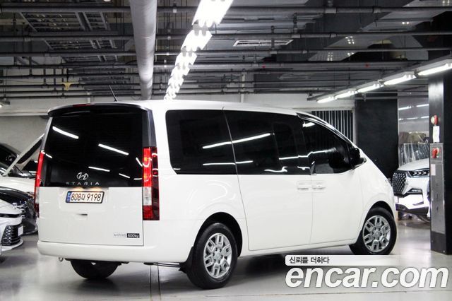 Hyundai Staria L3.5 Cargo 5-Seater Modern 2023 — фото 6