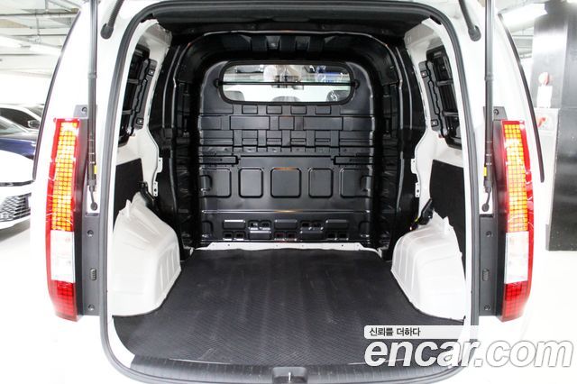 Hyundai Staria L3.5 Cargo 5-Seater Modern 2023 — фото 23
