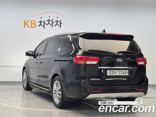 Kia Carnival 9-seater Prestige 2017 — фото 2