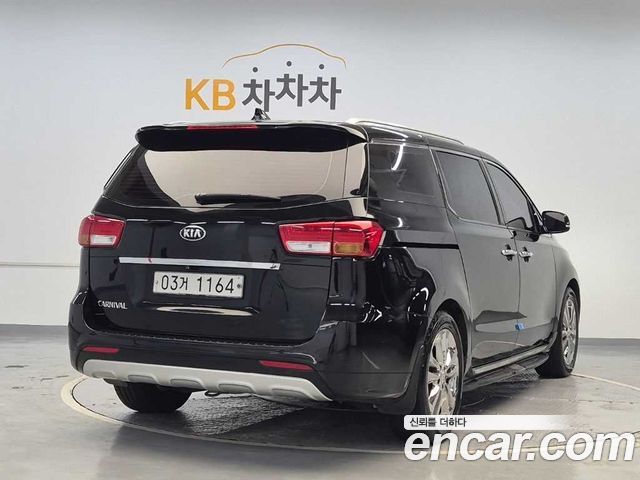 Kia Carnival 9-seater Prestige 2017 — фото 3