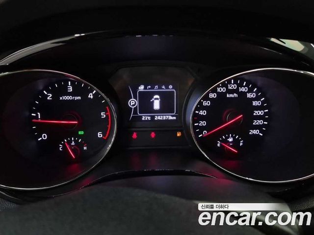 Kia Carnival 9-seater Prestige 2017 — фото 6