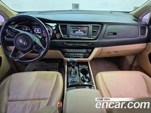 Kia Carnival 9-seater Prestige 2017 — фото 7