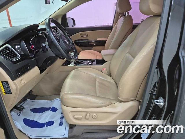 Kia Carnival 9-seater Prestige 2017 — фото 15