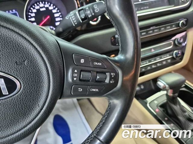 Kia Carnival 9-seater Prestige 2017 — фото 20