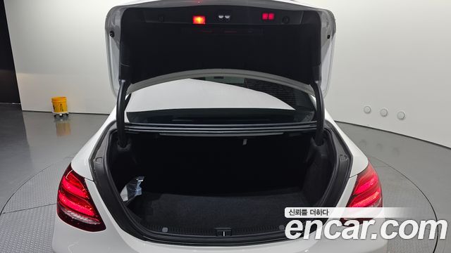 Mercedes-Benz E-Class (W213) E450 4MATIC Exclusive 2019 — фото 20