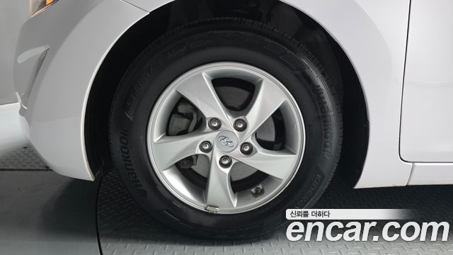 Hyundai Avante 1.6 GDi Smart Standard 2015 — фото 5