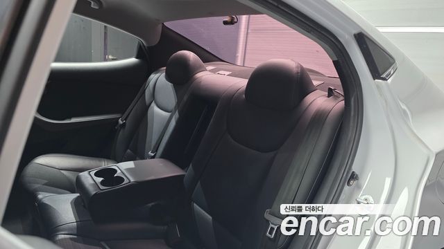 Hyundai Avante 1.6 GDi Smart Standard 2015 — фото 12