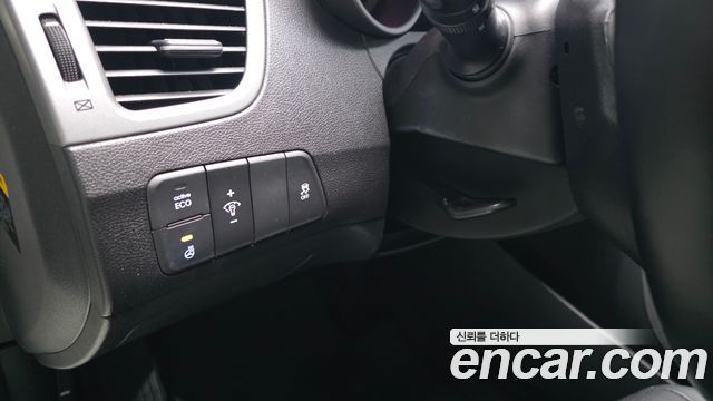 Hyundai Avante 1.6 GDi Smart Standard 2015 — фото 18