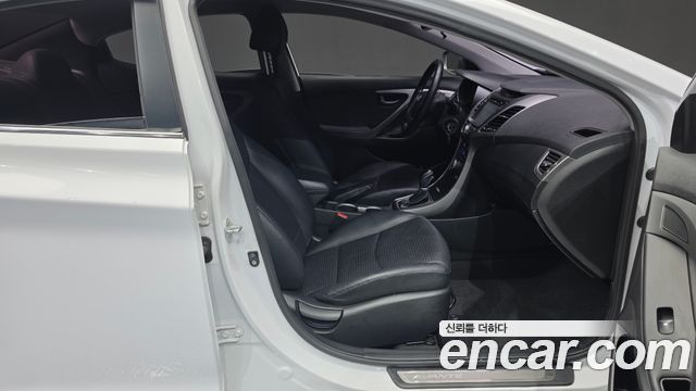 Hyundai Avante 1.6 GDi Smart Standard 2015 — фото 26