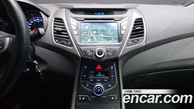 Hyundai Avante 1.6 GDi Smart Standard 2015 — фото 28