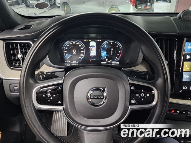 Volvo XC60 (II) D5 Inscription 2018 — фото 22
