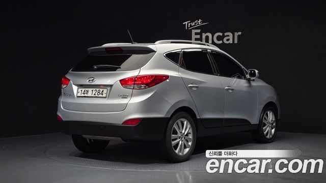 Hyundai Tucson ix Diesel 2WD LX20 Smart-Pack 2011 — фото 2