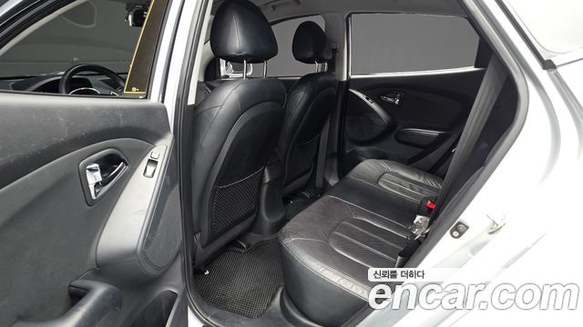 Hyundai Tucson ix Diesel 2WD LX20 Smart-Pack 2011 — фото 11