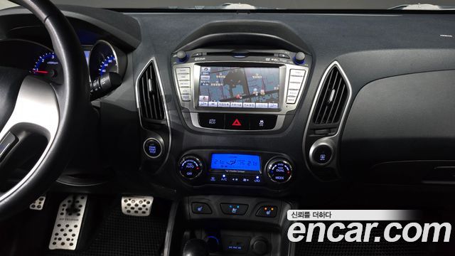 Hyundai Tucson ix Diesel 2WD LX20 Smart-Pack 2011 — фото 13