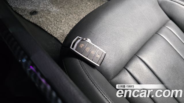 Genesis G80 3.3 GDI AWD Premium Luxury 2019 — фото 15