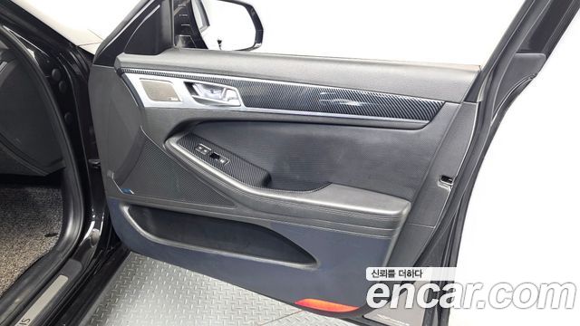 Genesis G80 3.3 GDI AWD Premium Luxury 2019 — фото 24
