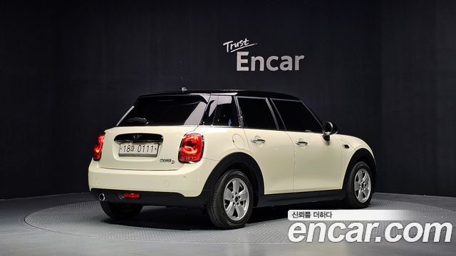 MINI Cooper D 5Door Mid 3rd 2016 — фото 2