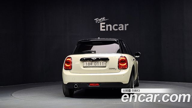 MINI Cooper D 5Door Mid 3rd 2016 — фото 4