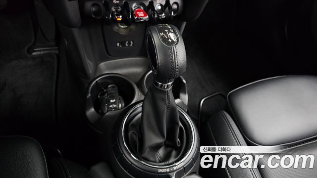 MINI Cooper D 5Door Mid 3rd 2016 — фото 9