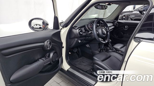 MINI Cooper D 5Door Mid 3rd 2016 — фото 10