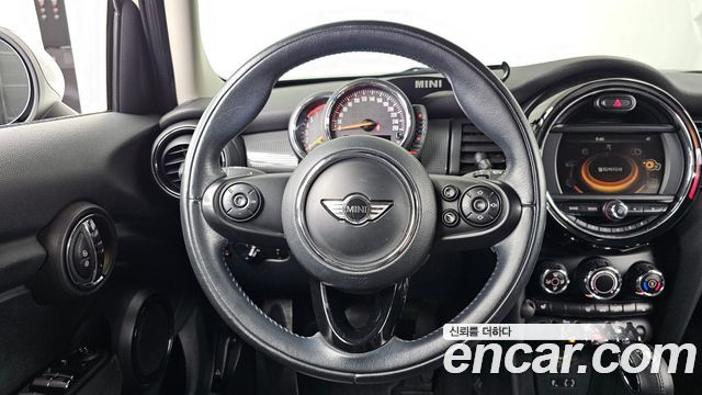 MINI Cooper D 5Door Mid 3rd 2016 — фото 13