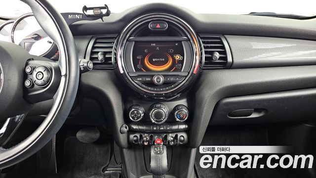 MINI Cooper D 5Door Mid 3rd 2016 — фото 15