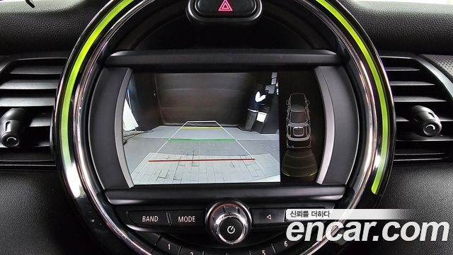MINI Cooper D 5Door Mid 3rd 2016 — фото 16