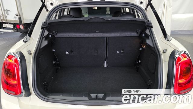 MINI Cooper D 5Door Mid 3rd 2016 — фото 20