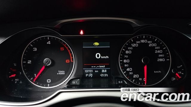 Audi A4 30 TDI B8 2015 — фото 8