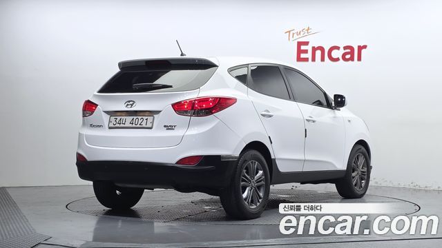 Hyundai Tucson ix Diesel(e-VGT) 4WD Smart 2015 — фото 2