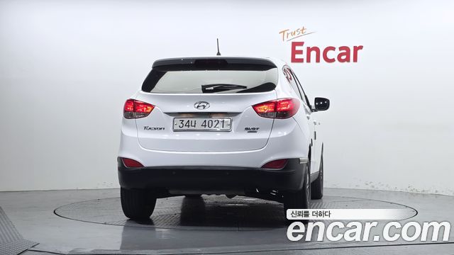 Hyundai Tucson ix Diesel(e-VGT) 4WD Smart 2015 — фото 4