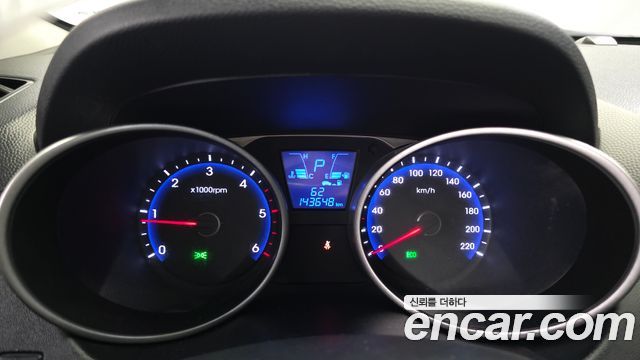 Hyundai Tucson ix Diesel(e-VGT) 4WD Smart 2015 — фото 8
