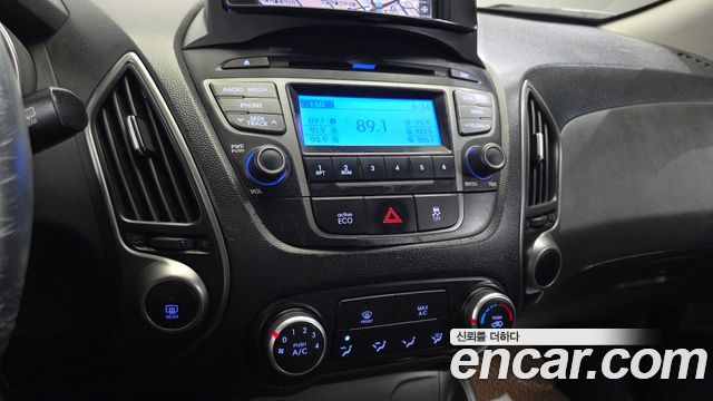 Hyundai Tucson ix Diesel(e-VGT) 4WD Smart 2015 — фото 17