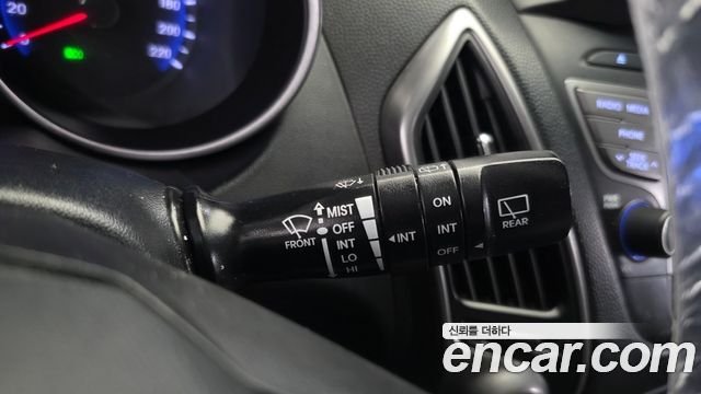 Hyundai Tucson ix Diesel(e-VGT) 4WD Smart 2015 — фото 19