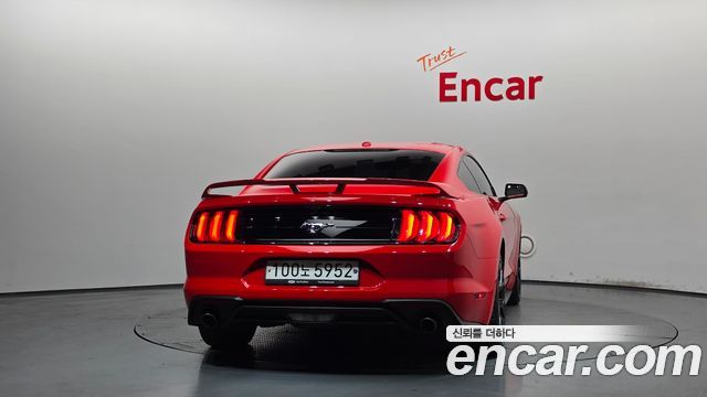 Ford Mustang Coupe 2020 — фото 4