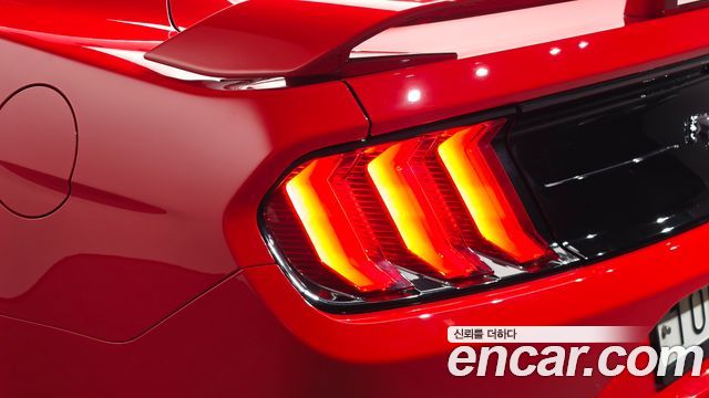 Ford Mustang Coupe 2020 — фото 23
