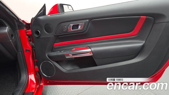 Ford Mustang Coupe 2020 — фото 25