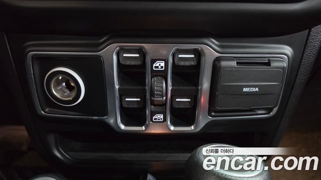 Jeep Wrangler (JL) 2.0 Sport 4Door Willys Edition 2020 — фото 15