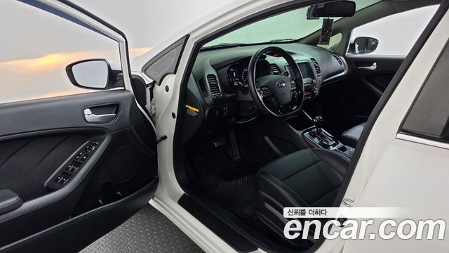 Kia K3 Prestige 2017 — фото 10