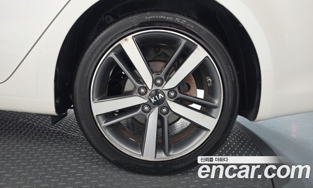 Kia K3 Prestige 2017 — фото 21
