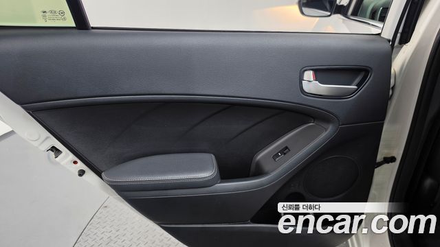 Kia K3 Prestige 2017 — фото 25